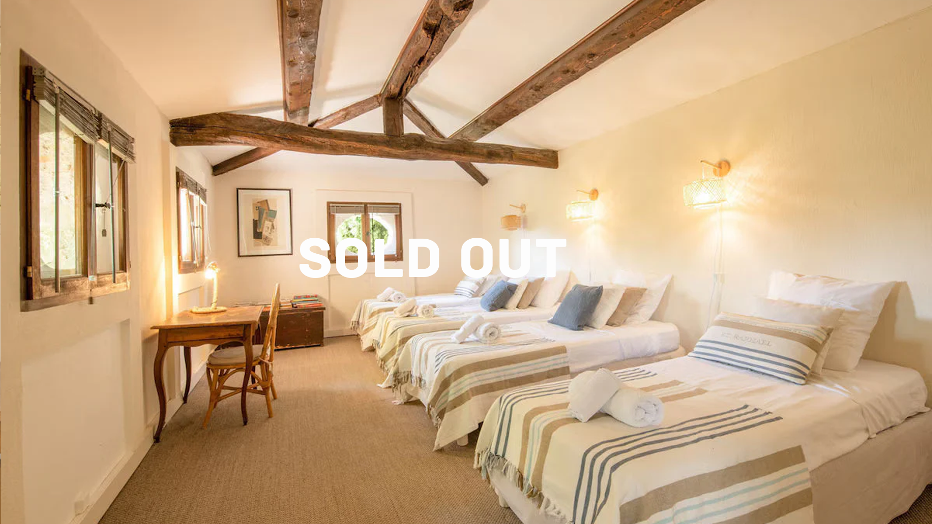 Triple room with shared bathroom