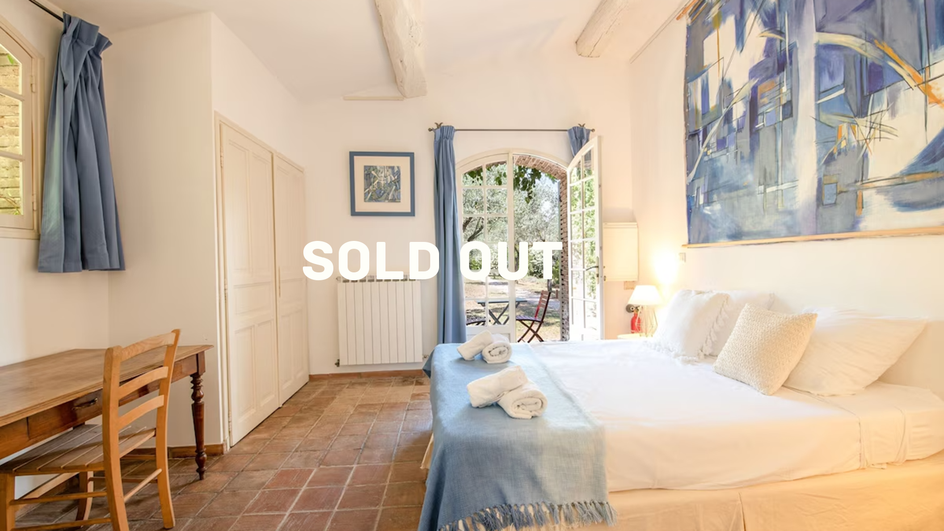 Private single bedroom with private bathroom