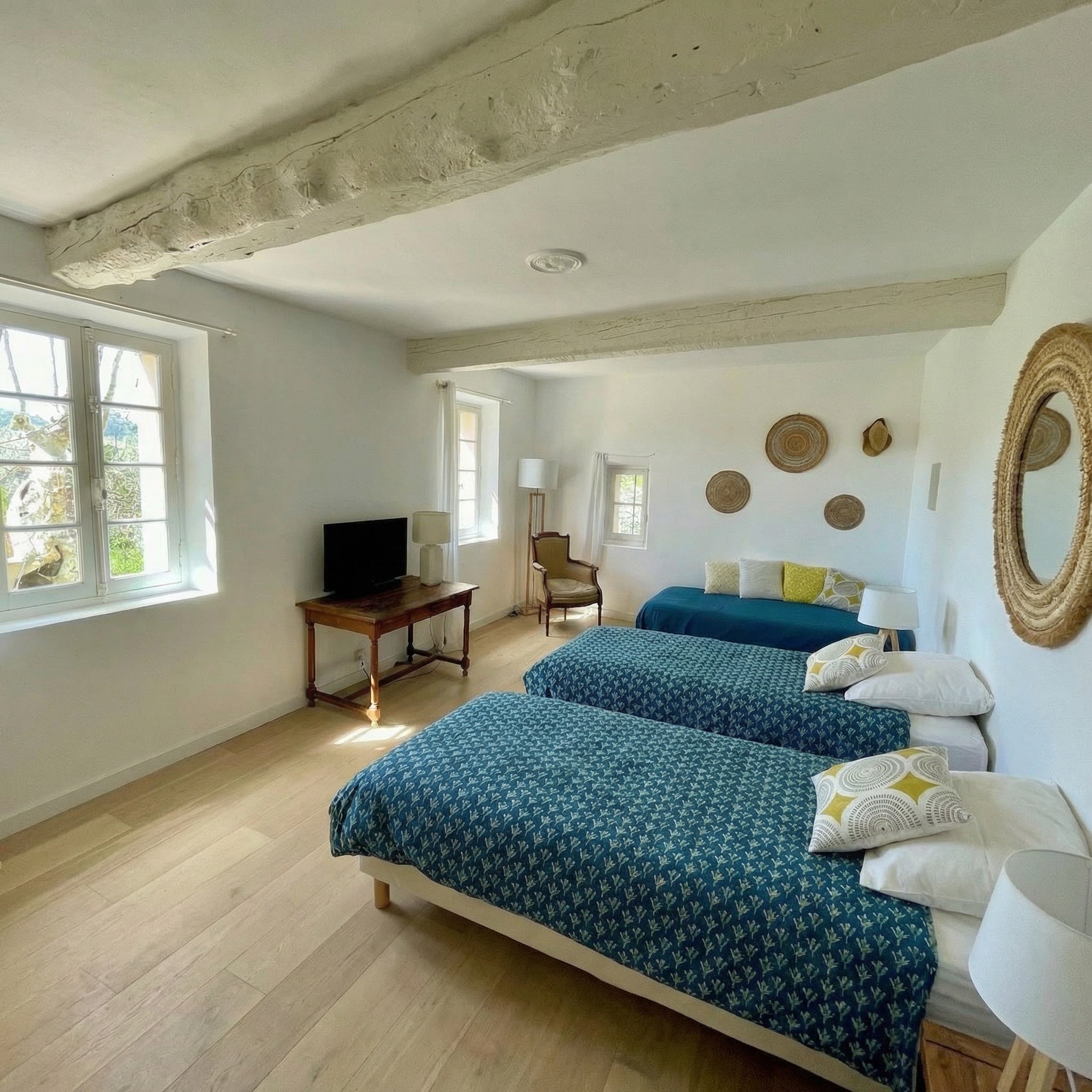 Triple room with private bathroom